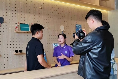 南开大学乒乓球协会举办“庆国庆·迎校庆”校园乒乓球进社区活动